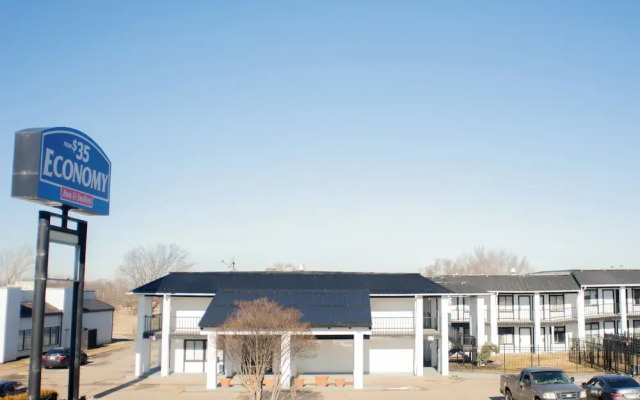 Economy Inn And Suites