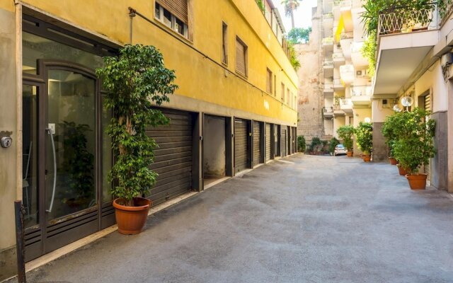 Crispi 36 - Cozy Flat and Terrace by Napoliapartments