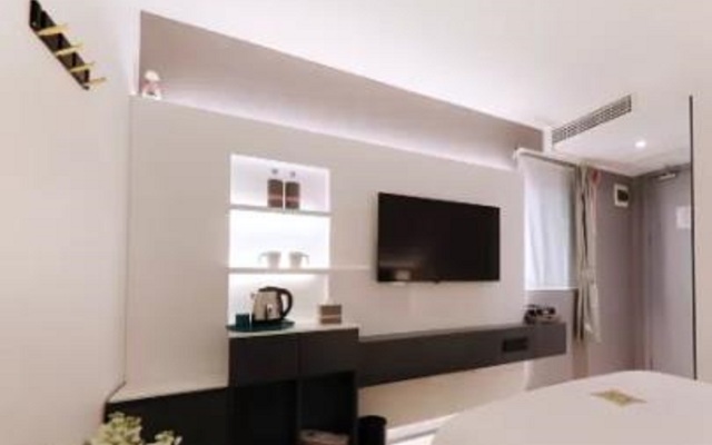 ibis Shanghai Yu Garden