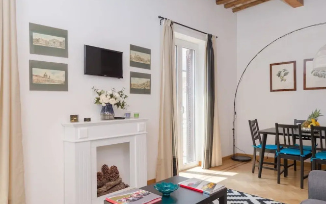 RSH Trevi Fountain Luxury Apartment