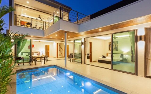 Exquisite Thai Balinese Pool Villa Mika