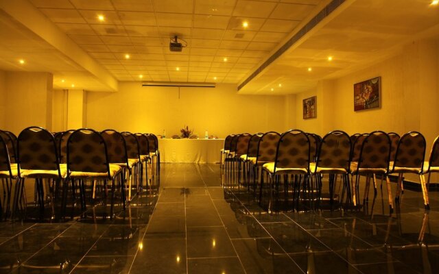 Vits By Spree Hotels Le Pebble