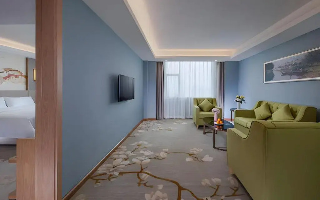 Vienna International Hotel (Foshan Eternal Love Xiqiao Mountain Scenic Area)