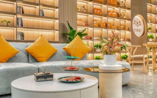 Feronia Hotel