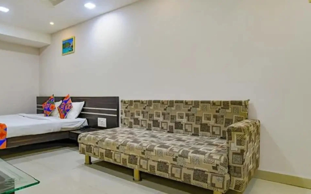Fabhotel Grand Raj
