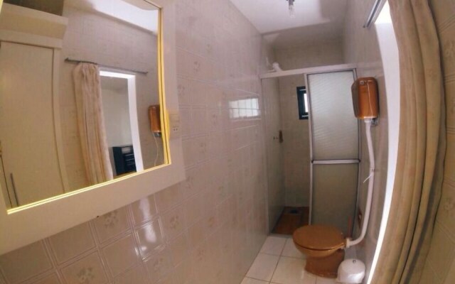 6 Bedroom House - 205