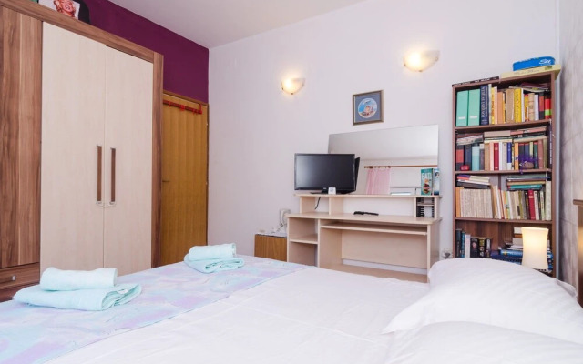 Leo's Room