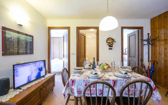 Bram La Fam 32 few Steps From Skiing