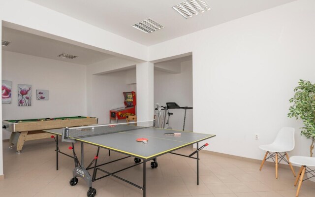 Amazing Home in Makarska With Wifi and 3 Bedrooms