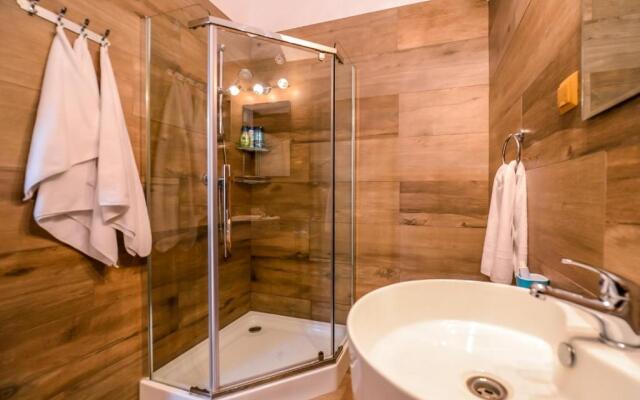 ATRIUM 24 Suite