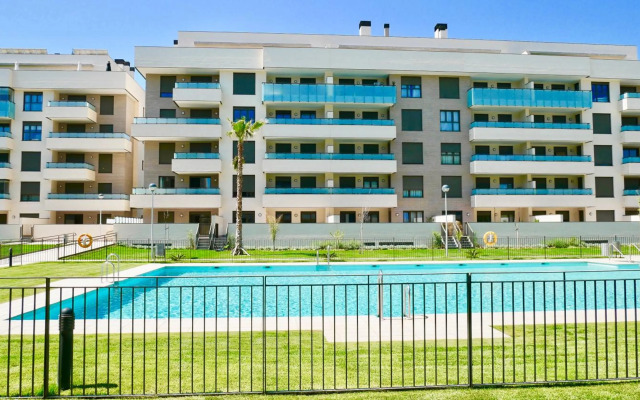 Playa Los Álamos, descanso y ocio en Torremolinos