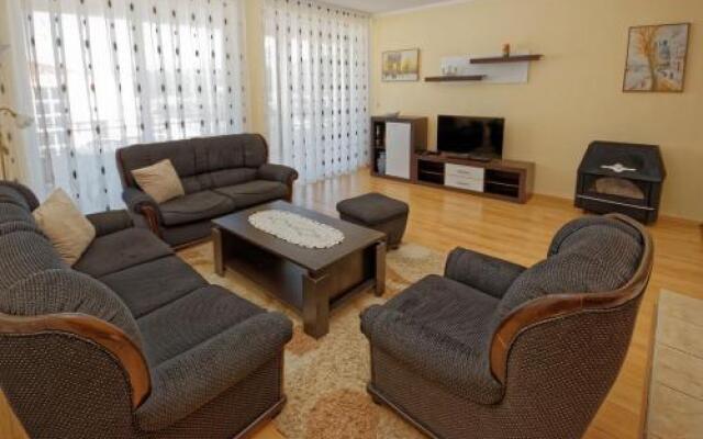 Apartments Ajla