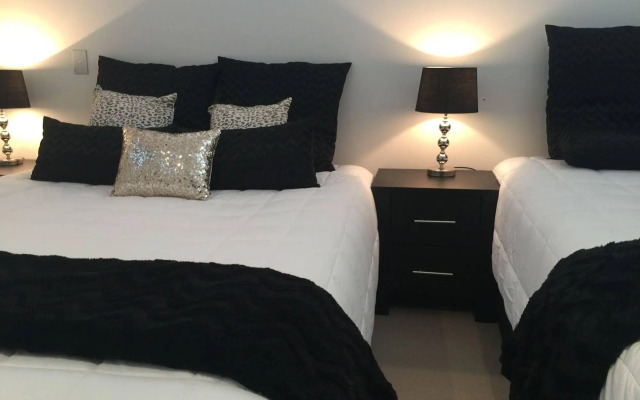 Seaview Waterfront Apartments