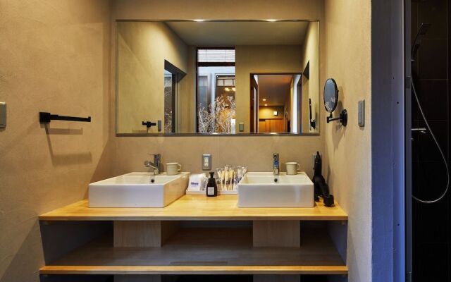 HANARE KYOTO Hachijoguchi