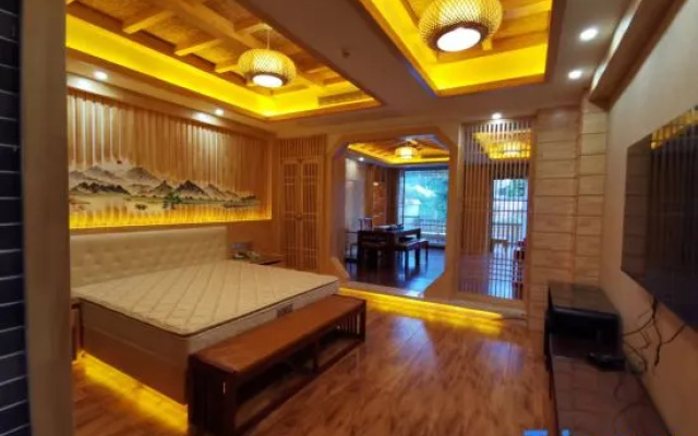 Remote Mountain Hotel Lianzhou