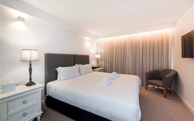 Modern Room With Rooftop Terrace Located Centrally