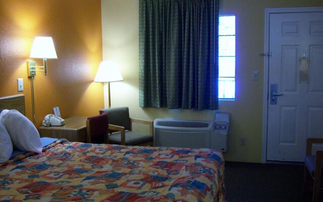 Lakeside Inn