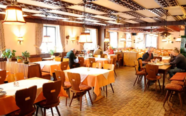 Hotel Restaurant Pension Krone Post