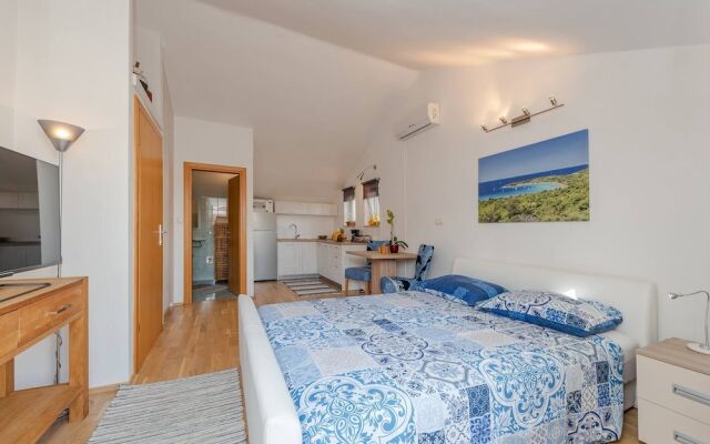 Romantic Oasis -mediterranean Style Studio