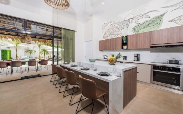 New Oasis in Gated Community With Pool Breakfast