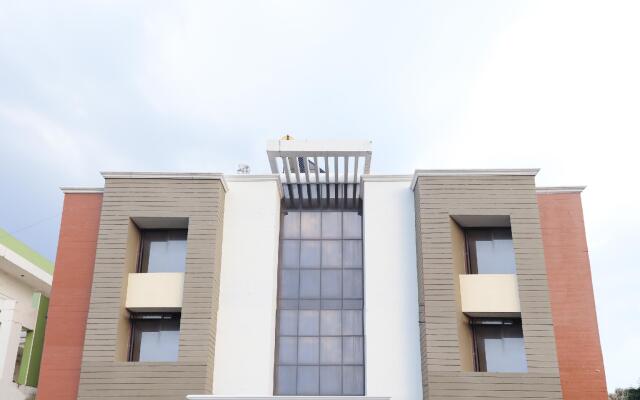 OYO 47603 Hotel Sandalwood Vibes