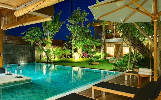 9 Bedrooms 9 Bathrooms-2 Pools Seminyak