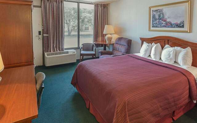 Quality Inn Ennis