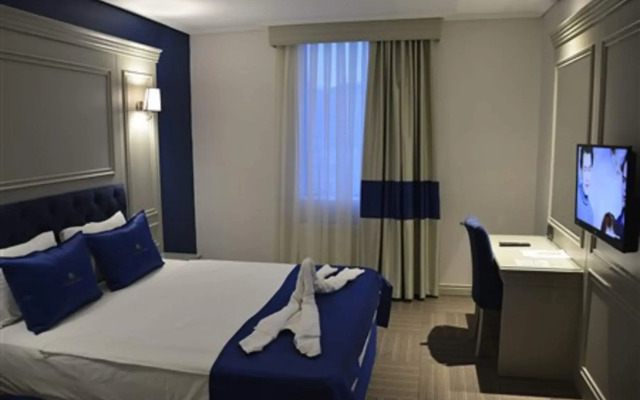 Sarissa Hotel