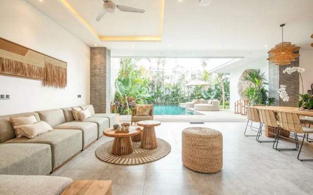 sol N1 Incredible 4 Bds Villa Near Finns Club