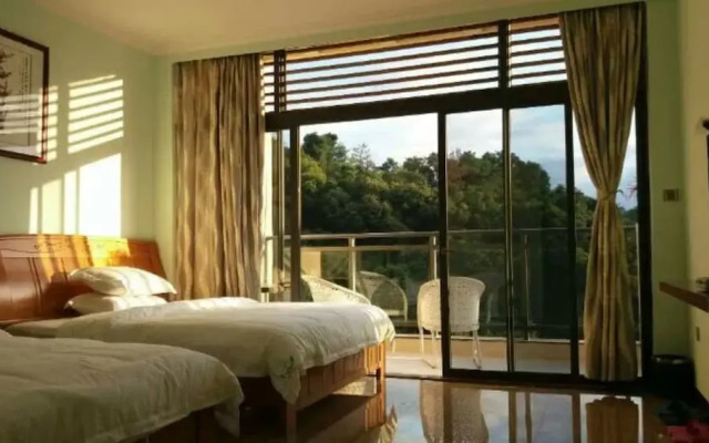 Yard Villa