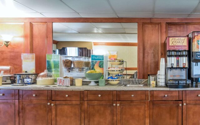 Comfort Inn & Suites Liverpool - Syracuse North