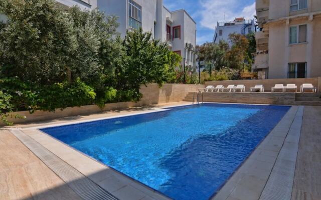 Airport Gulluk Hotel