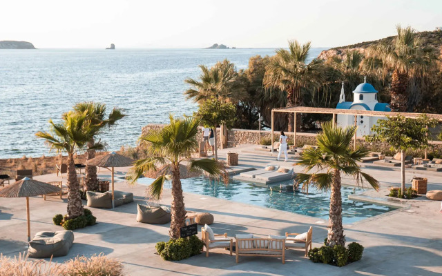 Seesoo Paros Beachfront Resort