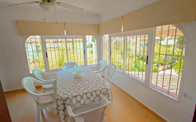 Tere - holiday home with private swimming pool in Calpe