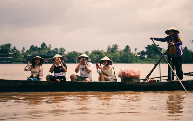 Nam Thi Holiday Home