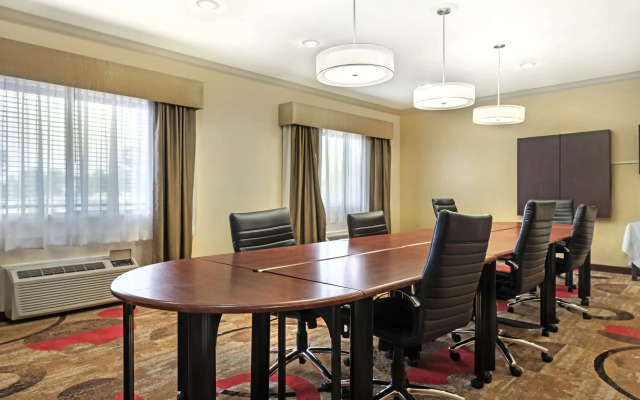 Best Western Plus Eagleridge Inn & Suites