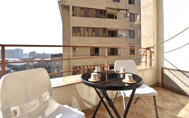 Mashtoc33 New apartment Yerevan center