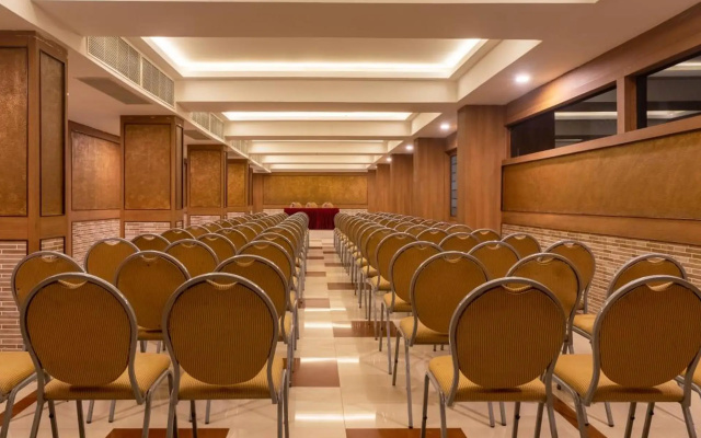 Zip By Spree Hotels Mangala Towers Thrissur