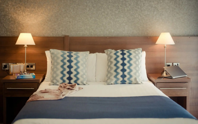 Woodford Dolmen Hotel