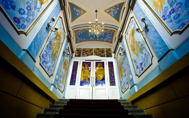 William Sivek Hotels