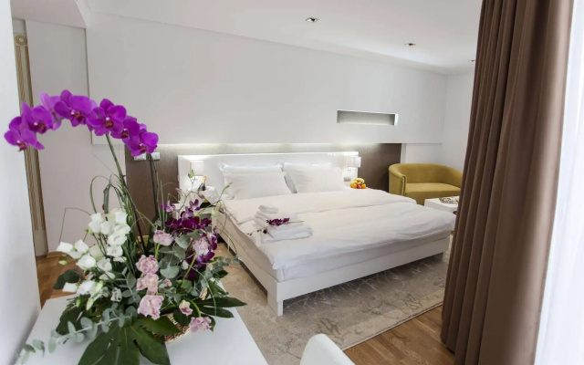 Prestige Hotel