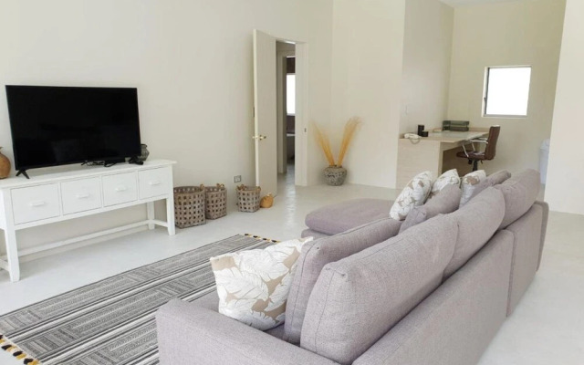 Mama Taras Luxury Villa
