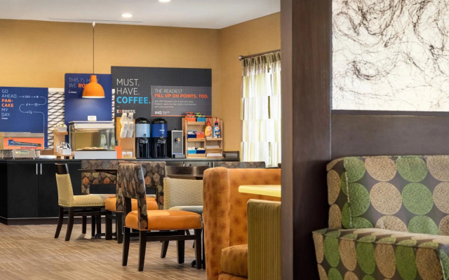Holiday Inn Express Hotel & Suites Edmond by IHG