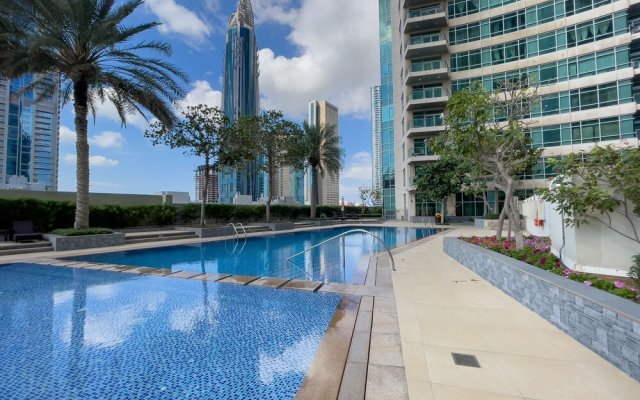 Maison Privee - Superb Apt with Burj Khalifa, Fountain & Opera Vws