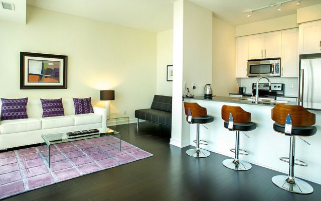 Pathway Luxury Suites - 4065 Brickstone