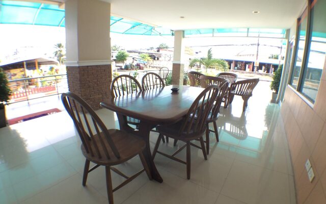 Banchang Apartment and Hotel