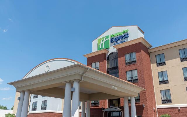 Holiday Inn Express Hotel & Suites New Philadelphia by IHG