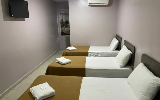 OYO 91119 Hotel D Lima Inn