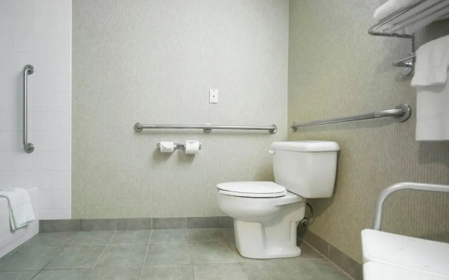Holiday Inn Express Salmon Arm