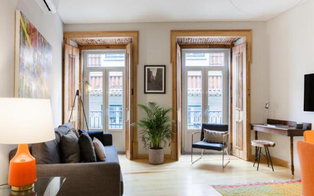 Charming Flat with Balconies Central Chiado District 2 Bedrooms & AC 19th Century Building